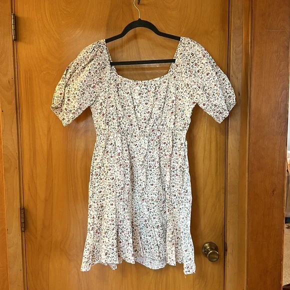 White floral dress - Picture 2 of 2